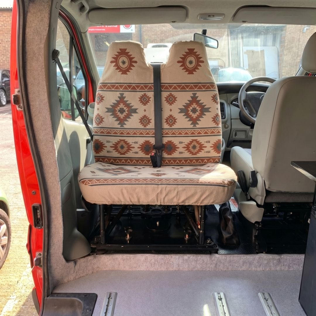 Solara Indigo Aztec double front seat cover - beige & blue close-up